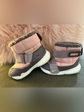 Nike Flex Advance Boot in the "Pink Glaze/Violet Ore